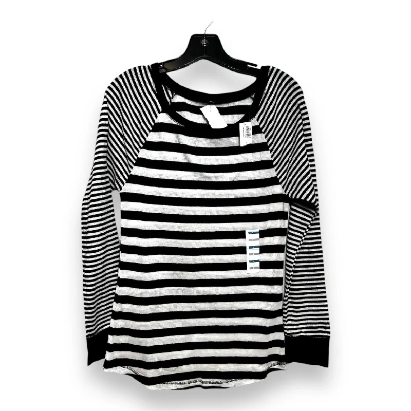 women's tops for those who want to stay on top of the latest fashion trends and wear pieces that are both stylish and on-trendTop Long Sleeve Basic By Old Navy In Striped Pattern, Size: L