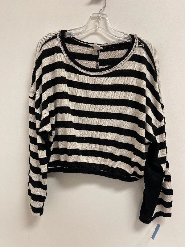 women's tops for those who love to mix and match prints and patternsTop Long Sleeve By By Together In Black & White, Size: L