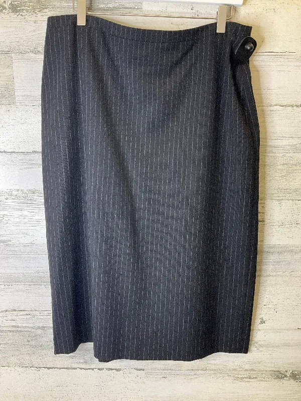 women's maxi skirtsBlack Skirt Midi Banana Republic, Size 14