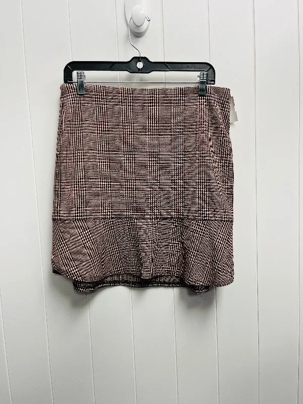 women's crochet skirtsRed Skirt Mini & Short White House Black Market, Size 6