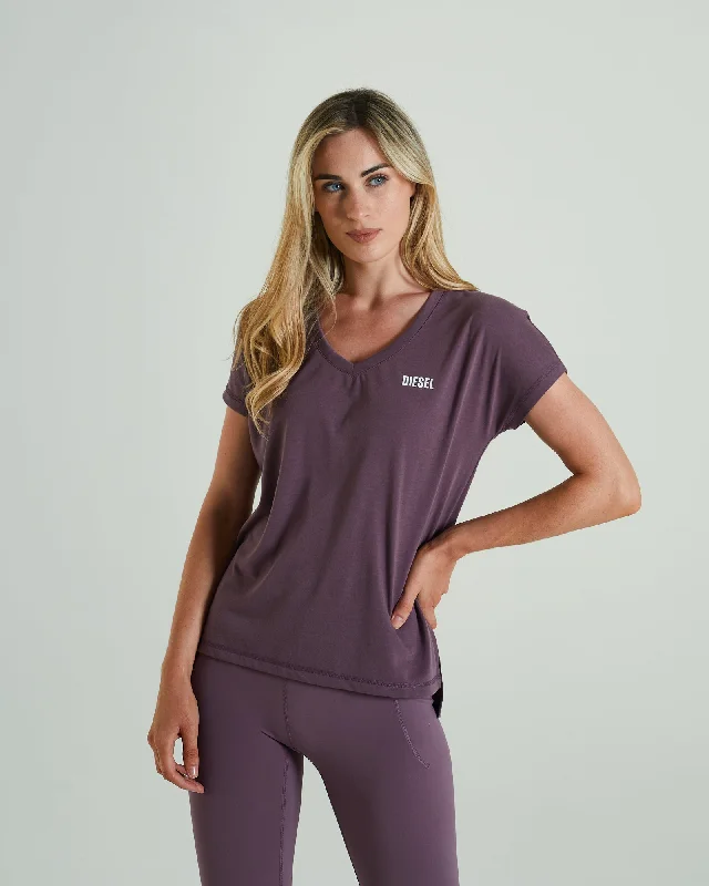 women's tops for those who want to create outfits that are both trendy and timelessRetreat T-Shirt  Heather Purple