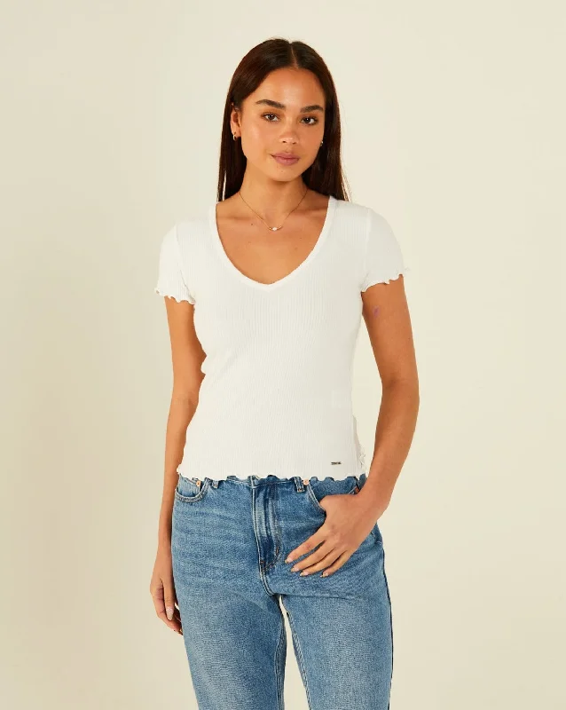 women's tops for evening soireesEste T-Shirt Dove White