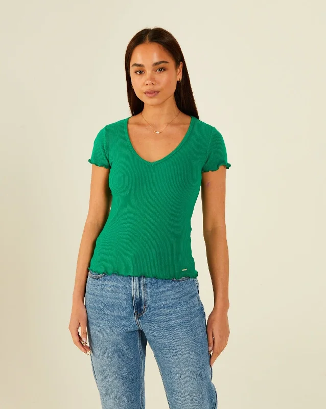 women's tops with cold-shoulder cuts and lace detailingEste T-Shirt Luscious Green