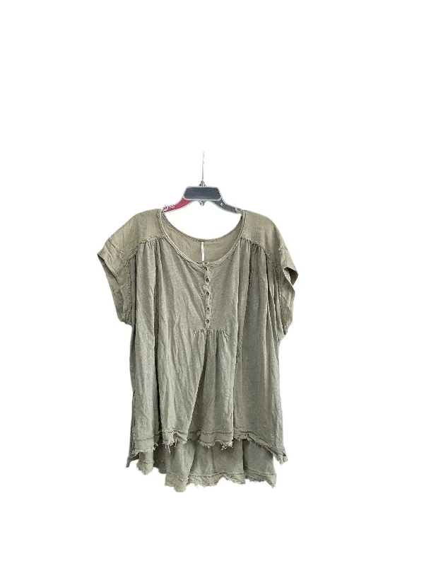 women's tops for cozy nights inTop Short Sleeve By Free People In Green, Size: M