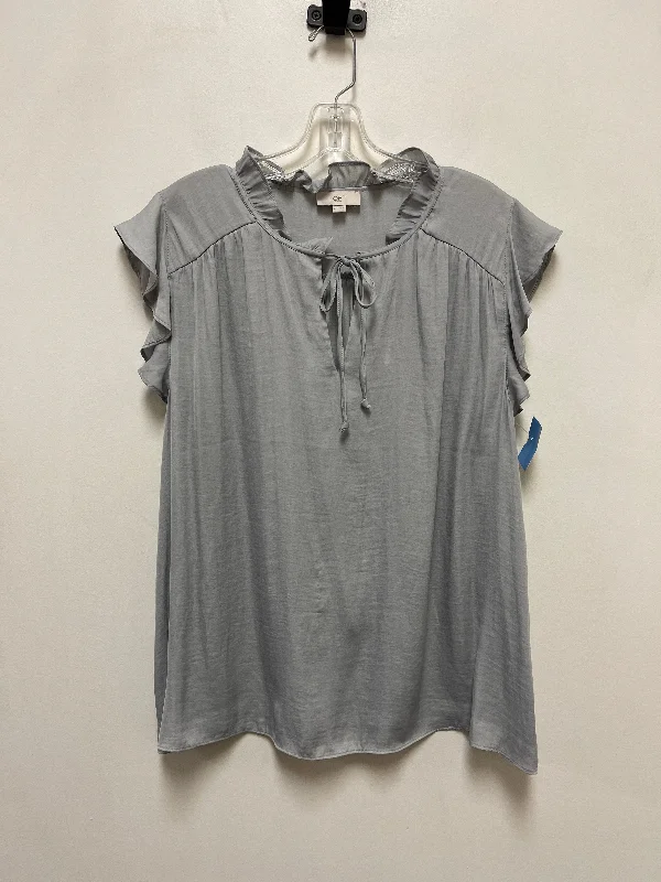 women's tops for those who want to stay cool and chic during warmer weatherTop Short Sleeve By Loft In Grey, Size: L