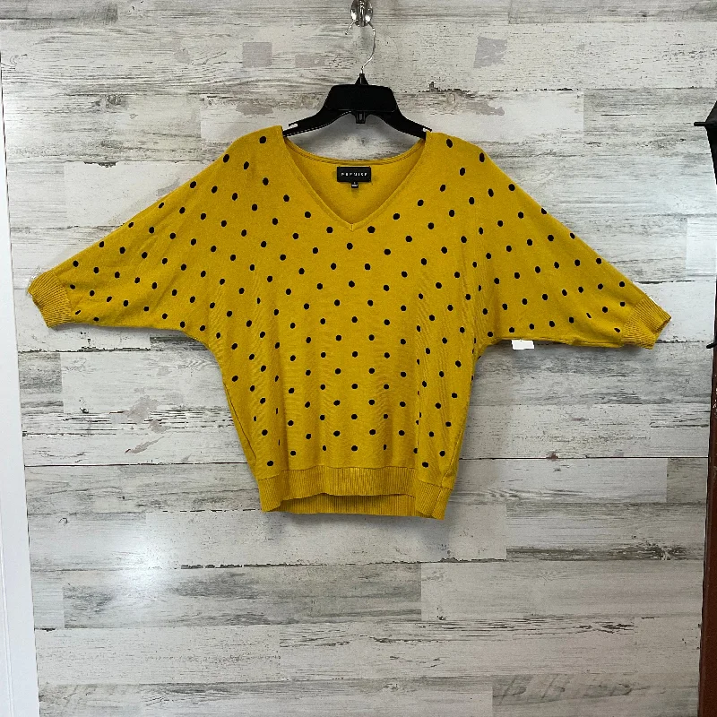 women's tops for those who want to add a touch of elegance and sophistication to their everyday wearTop Short Sleeve By Premise In Yellow, Size: S