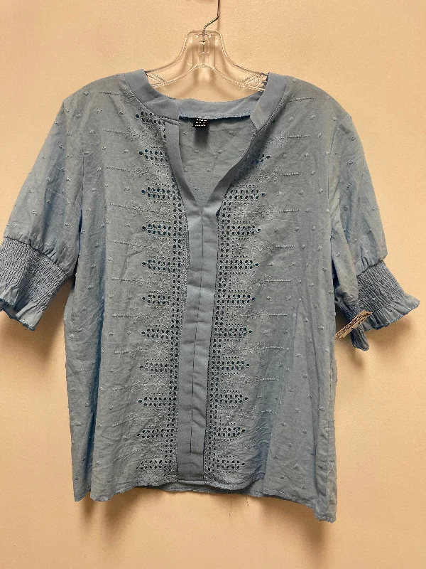 women's tops for those who want to elevate their everyday wear with chic and elegant piecesTop Short Sleeve By Shein In Blue, Size: L