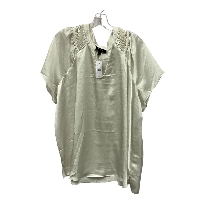 women's tops for those who refuse to compromise on styleTop Ss By Lane Bryant In Ivory, Size:3X